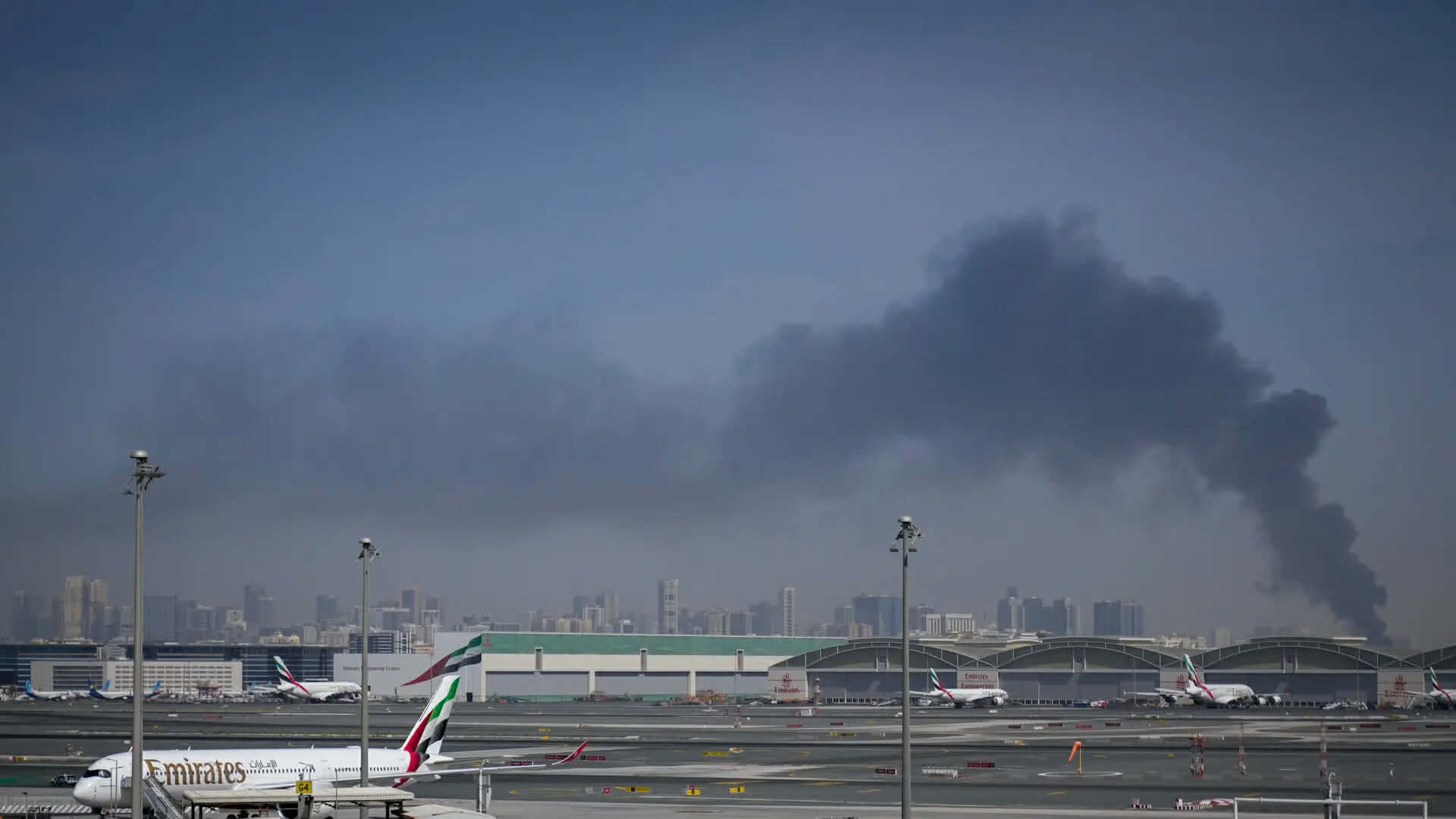 বিস্ফোরণের পর দুবাই বিমানবন্দরের কার্যক্রম স্থগিত