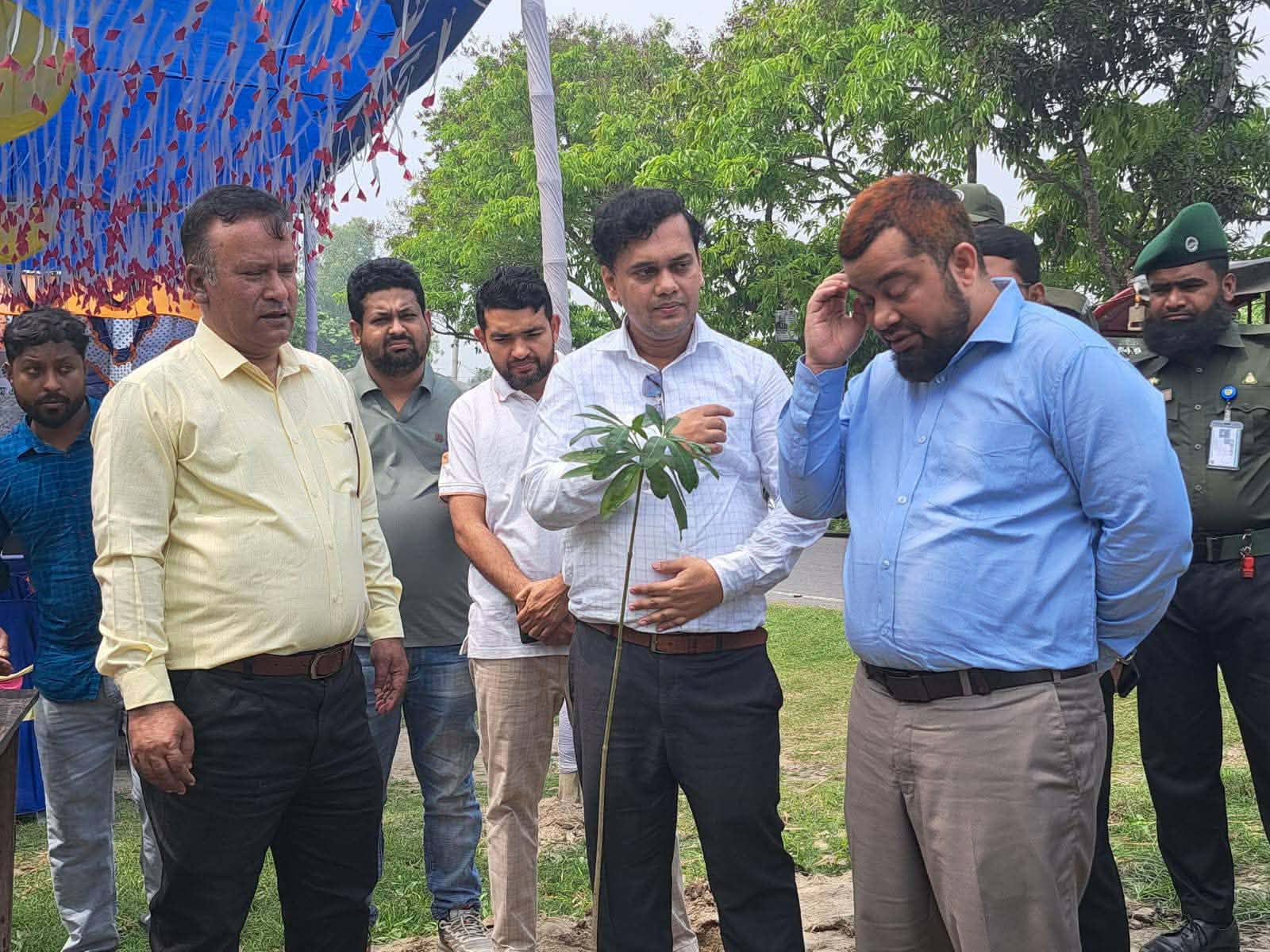 বৃক্ষরোপণ কর্মসুচির উদ্বোধন।