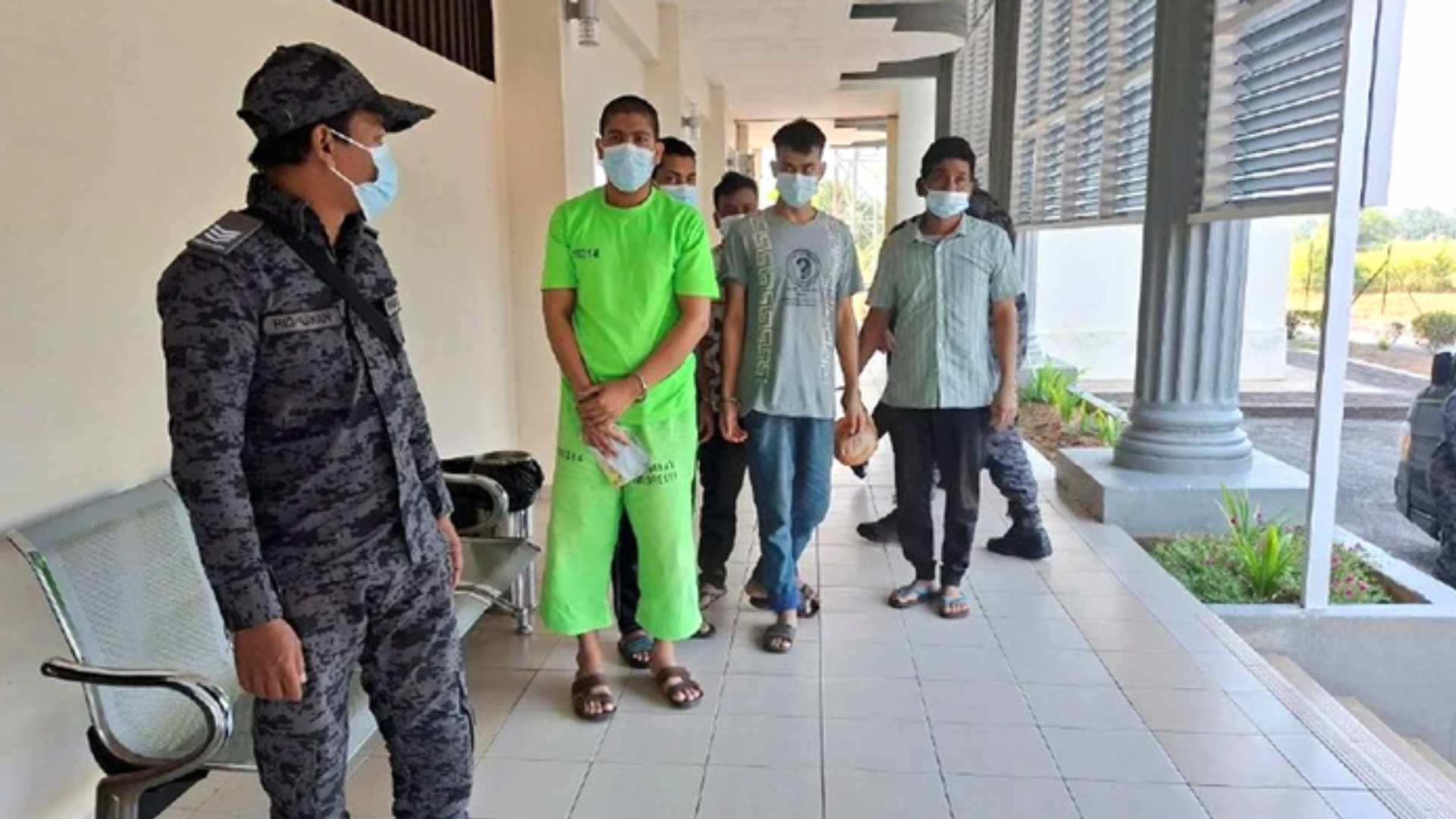 মালয়েশিয়ায় অবৈধ প্রবেশের দায়ে ৩ বাংলাদেশি ও ১ থাই নাগরিকের জেল-জরিমানা।